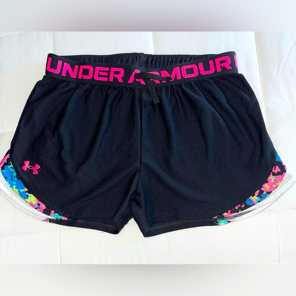 Under Armour Girls' UA Play Up Tri-Color shorts!